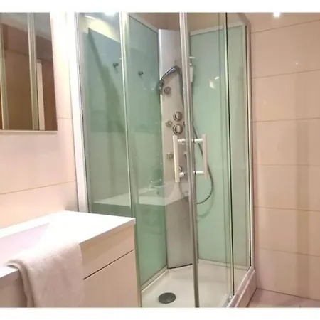 Spacious Flat In The Center Apartment